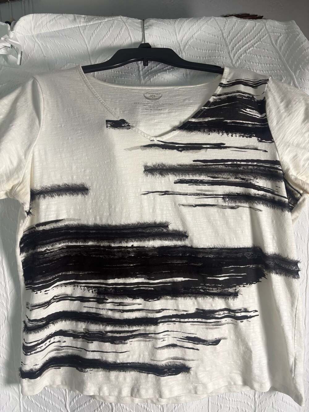 Zenergy by Chico's V-Neck Top Size 3 Black White Brushstroke Print Cotton